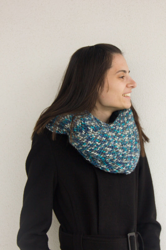 Blå rundstrikket tørklæde