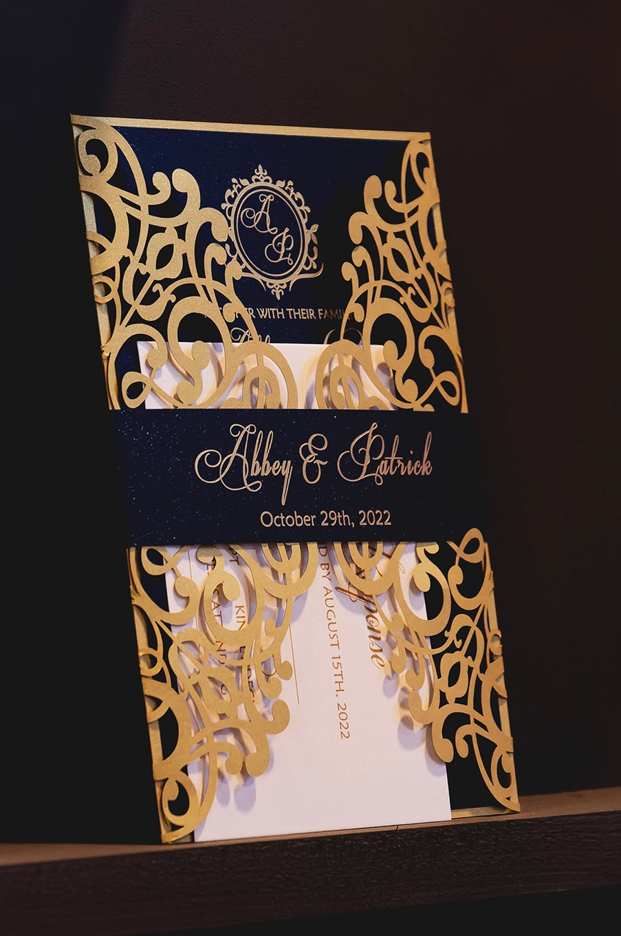 Guld laserskæringsinvitation