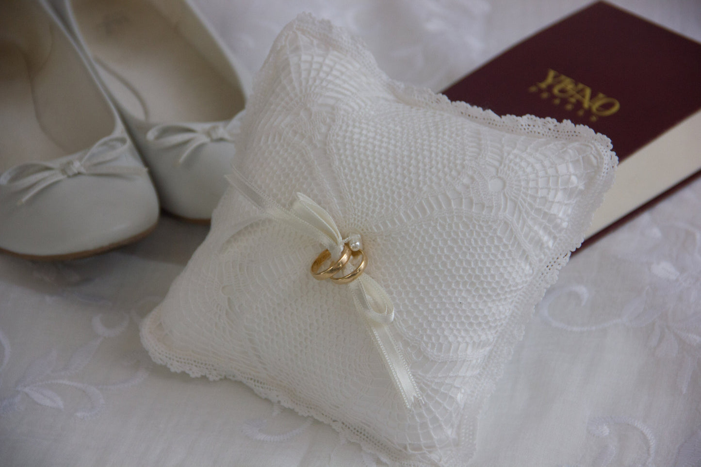 Satin Ring Bearer Pillow with Crochet finish – MK Bryllup