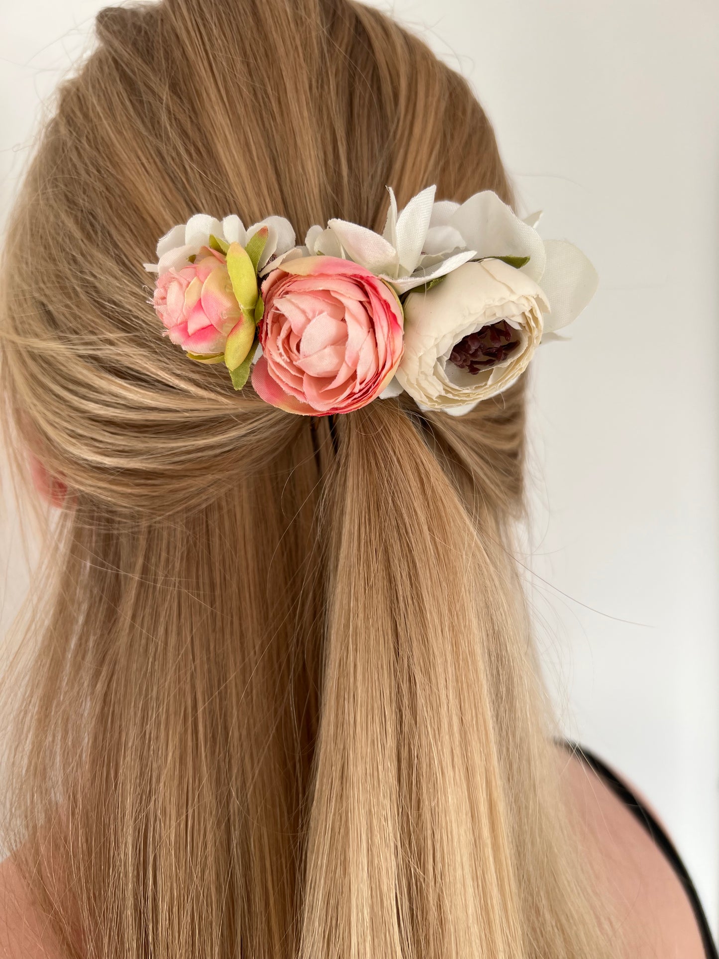 White and pink floral comb
