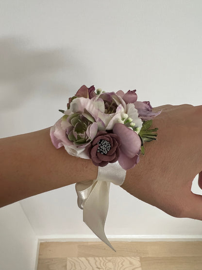 Blomstret armbånd