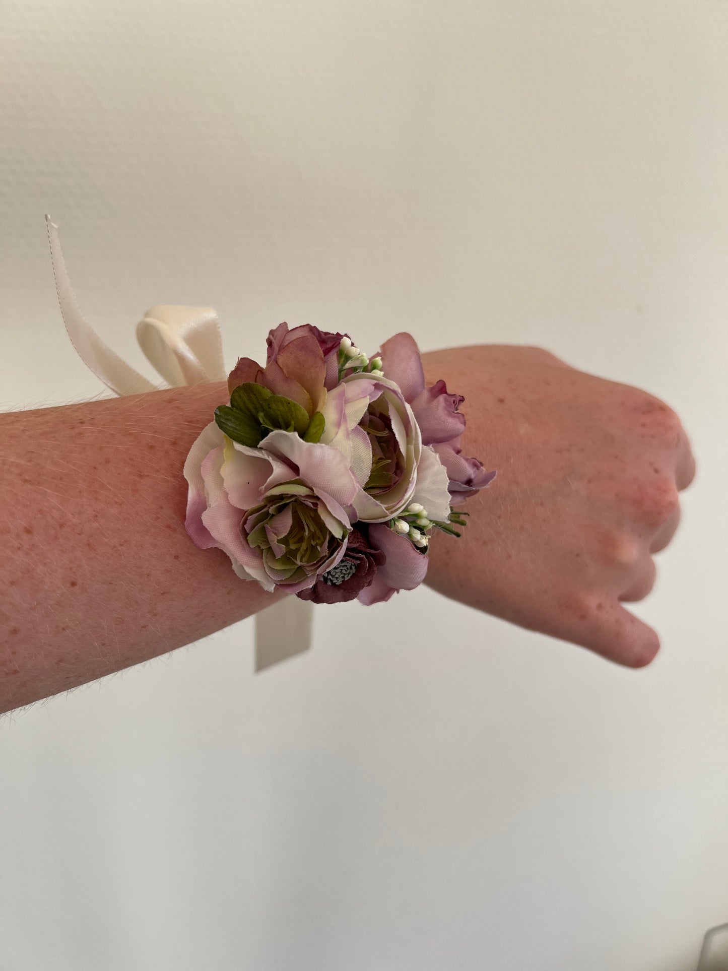 Floral wristband