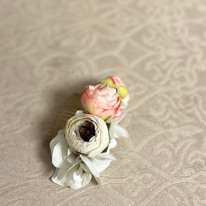 Hvid og lyserød blomsterkam